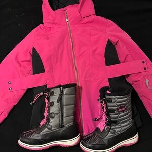 Spyder Kids Ski Coat and Matching Khombu Size 2 Snow Boots
